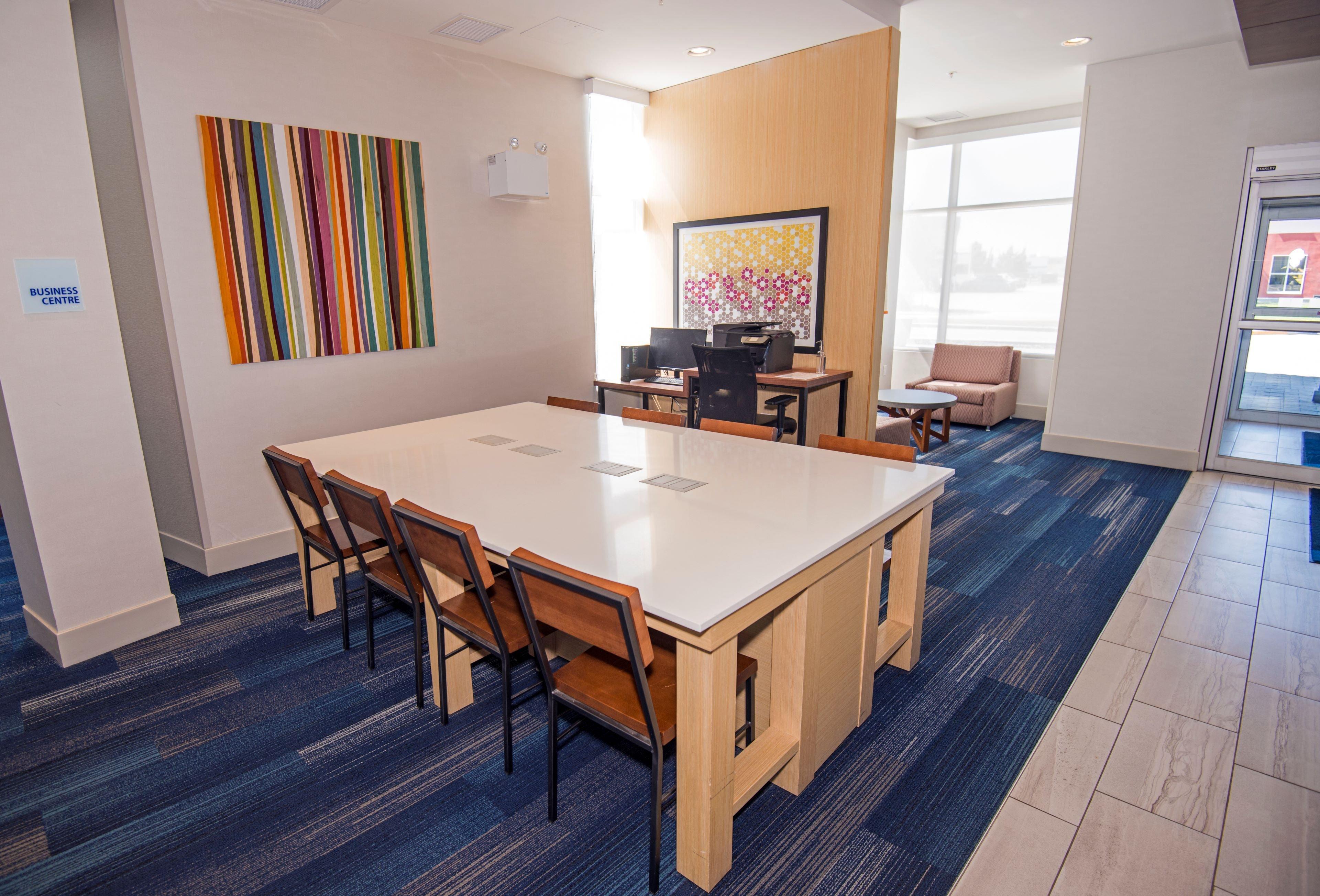 Holiday Inn Express - Red Deer North By Ihg מראה חיצוני תמונה